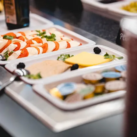 Fichtelberghaus - Ganz Oben Im Erzgebirge Отель